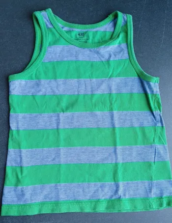 Débardeur garçon taille 110-116.  H&m