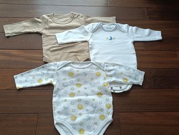 Lot bodies 3 mois