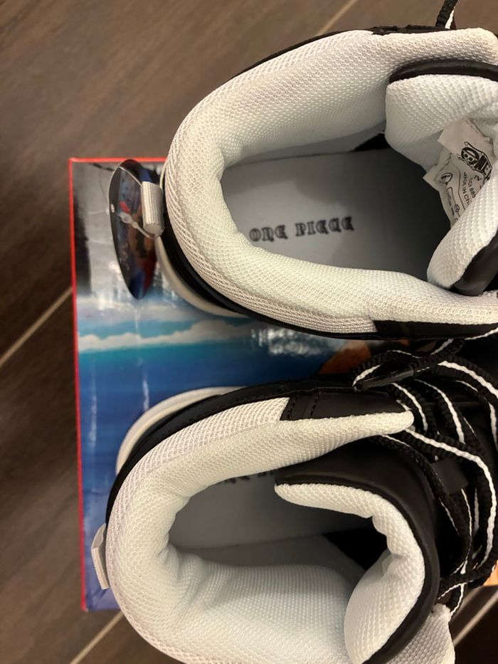 Chaussures OnePiece neuves - photo numéro 4