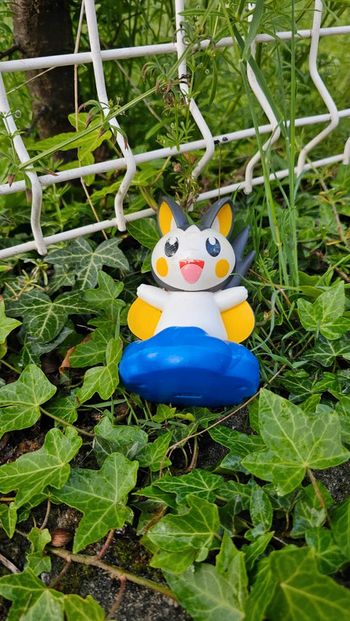 Super figurine Pokemon Nintendo emolga