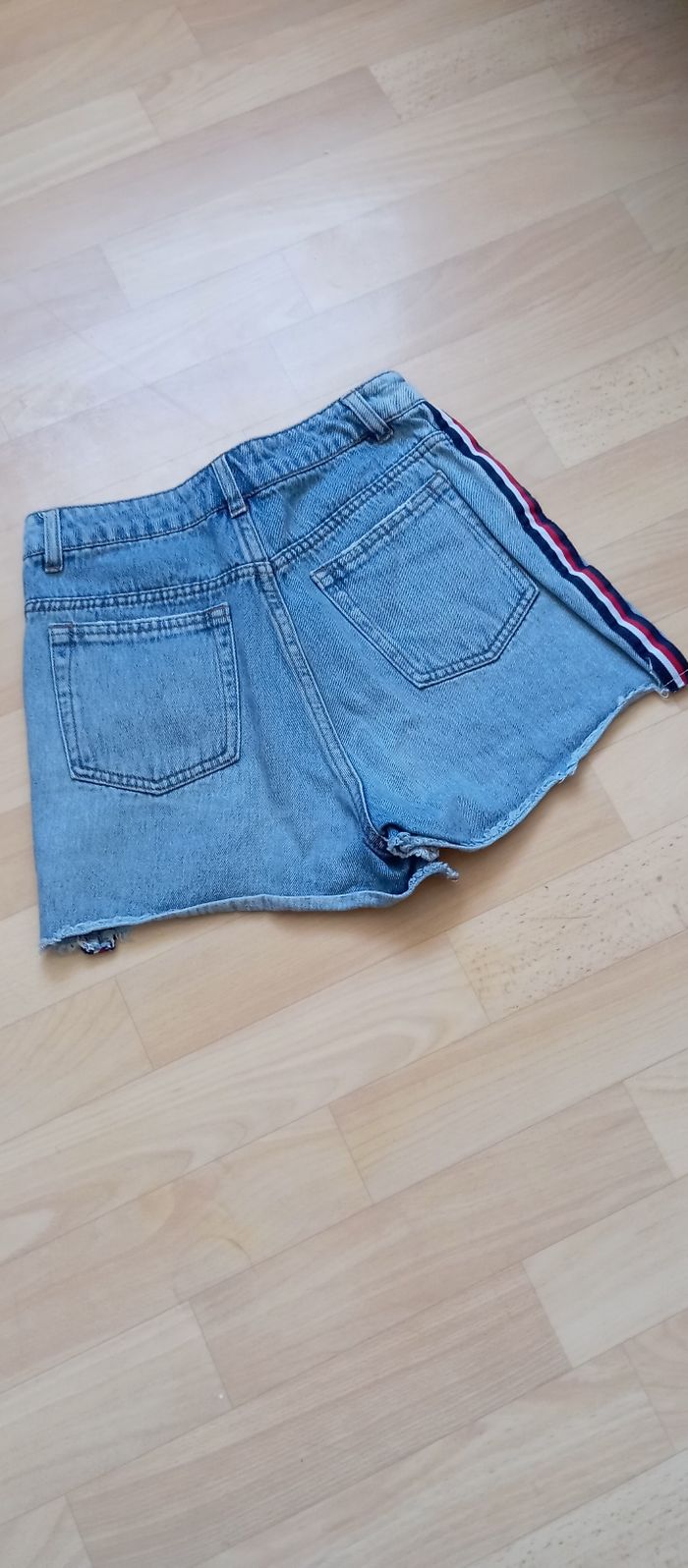 Short femme taille 34 - photo numéro 2