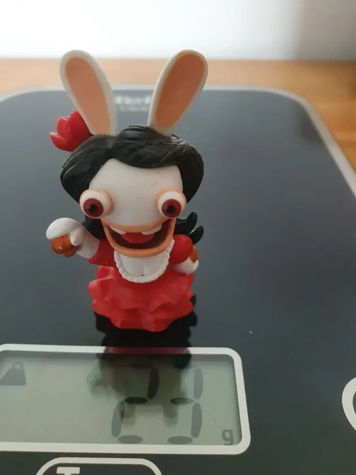 Figurine lapin crétin