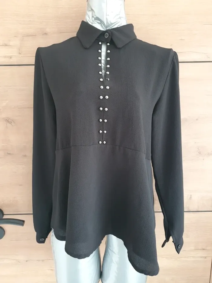 Blouse avec perles devant - photo numéro 3