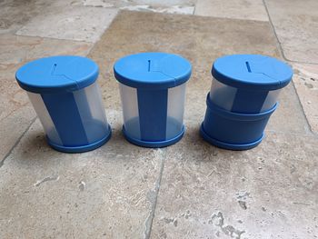 Tupperware, lot de 2 pots à épices et 1 moulin à épices