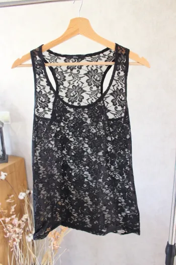 👕 Débardeur dentelle noire, mim 📌