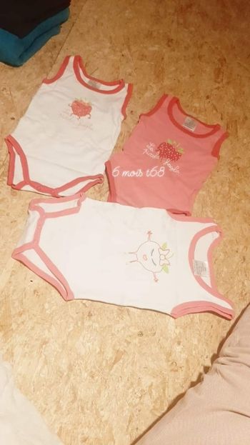 Lots de bodys 6 mois