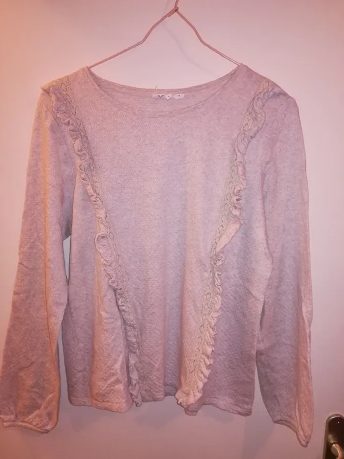 Petit pull rose clair, franges sur les côtés, taille L, Bonobo, très bon état