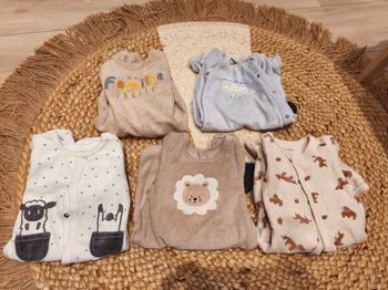 Lot 5 pyjamas