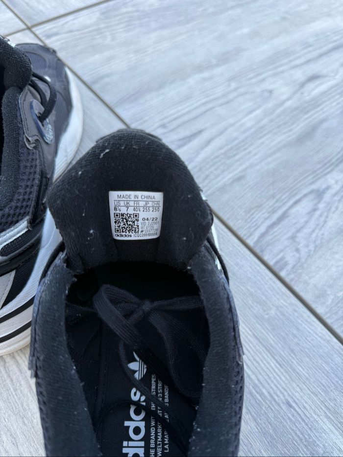 Basket Adidas  noirs - photo numéro 3