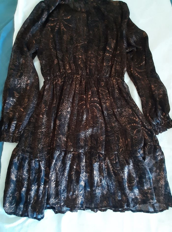 Jolie robe taille S - photo numéro 2