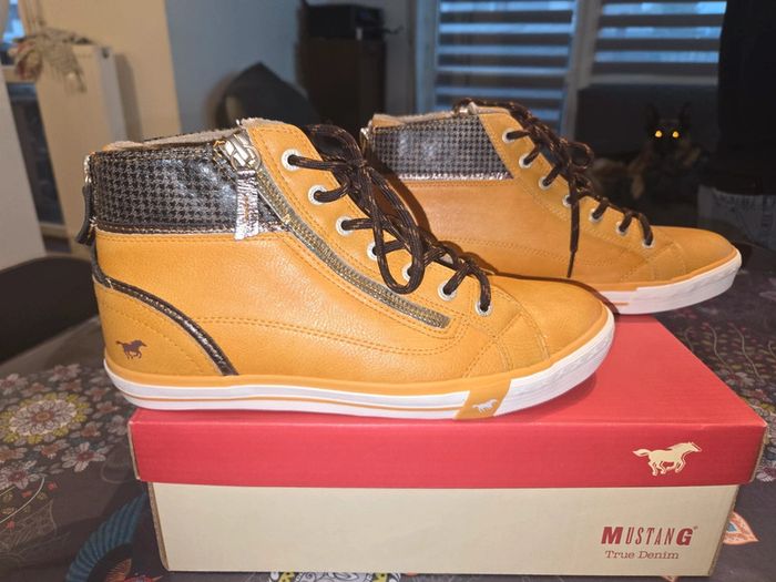 Bottine chaussure Mustang taille 41 neuve - photo numéro 2