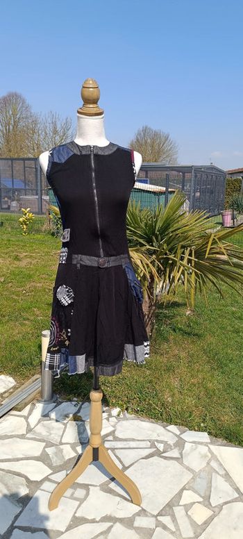 Très jolie robe Desigual taille S