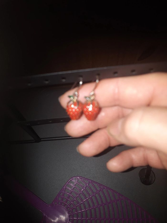 Boucles d oreilles fraises - photo numéro 3