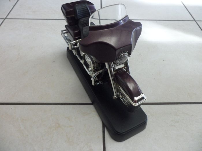 Moto pendule en plastique Super jolie - introuvable comme elle - photo numéro 2