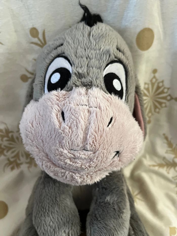 Peluche Bourriquet Big Feet Disney Parks 2021 Disneyland Paris Winnie l'ourson 32 cm - photo numéro 3