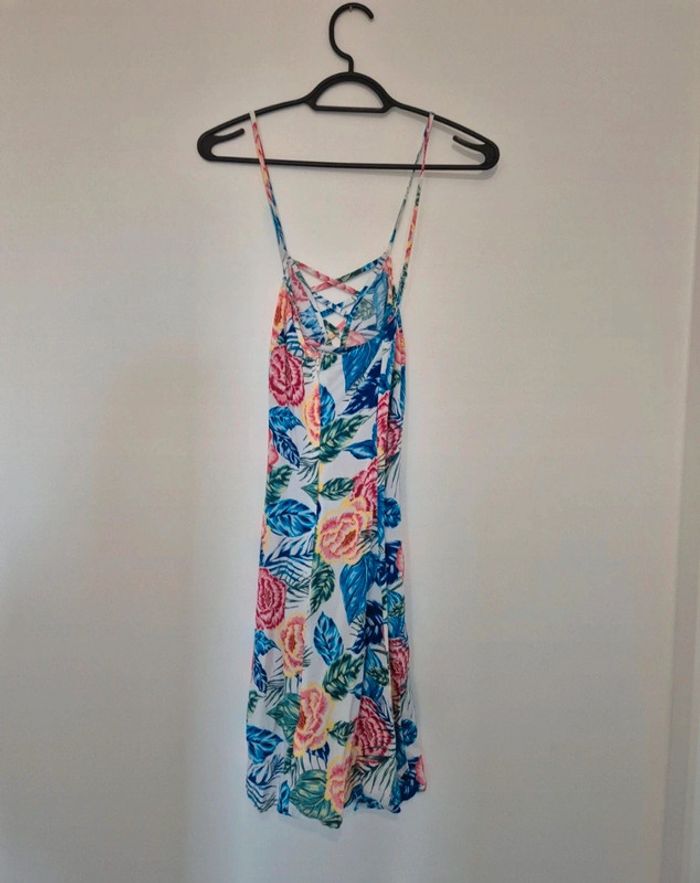 Robe d'été à fleurs - photo numéro 2