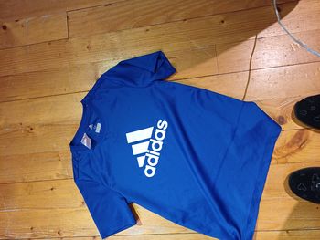 T-shirt adidas