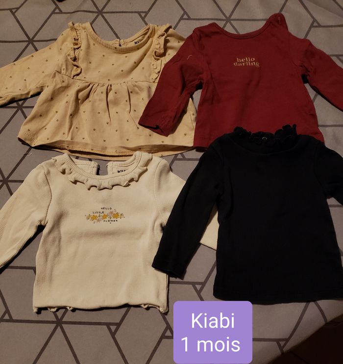 lot de 4 hauts 1 mois