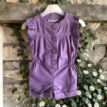 TAO - SALOPETTE SHORT BÉBÉ FILLE PRUNE AVEC VOLANTS AUX MANCHES & SURPIQURES 6M