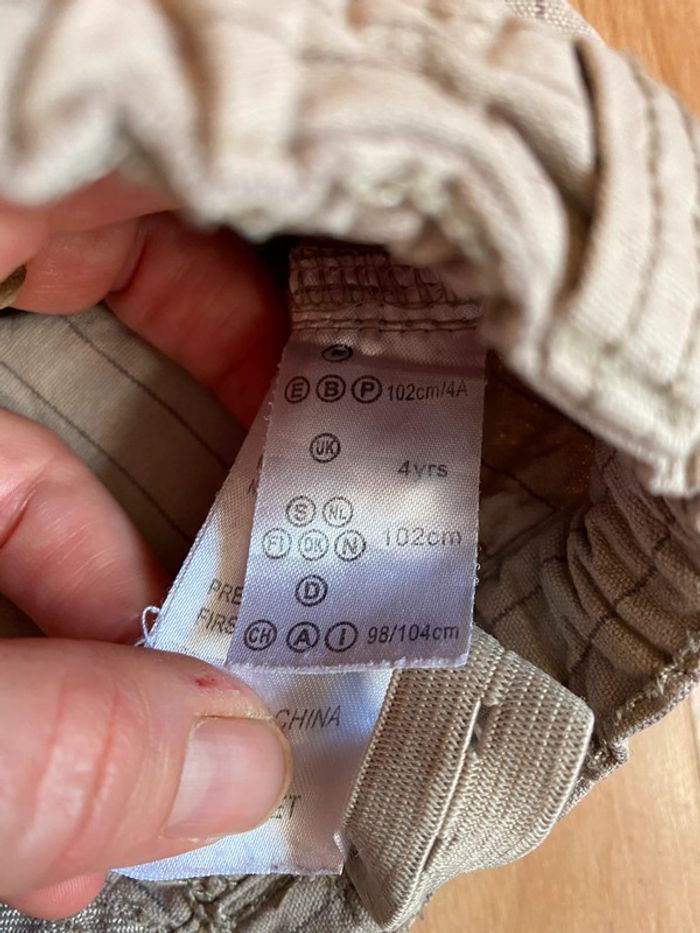 Beau pantacourt beige Vertbaudet T. 4 ans/102 cm garçon TBE - photo numéro 8