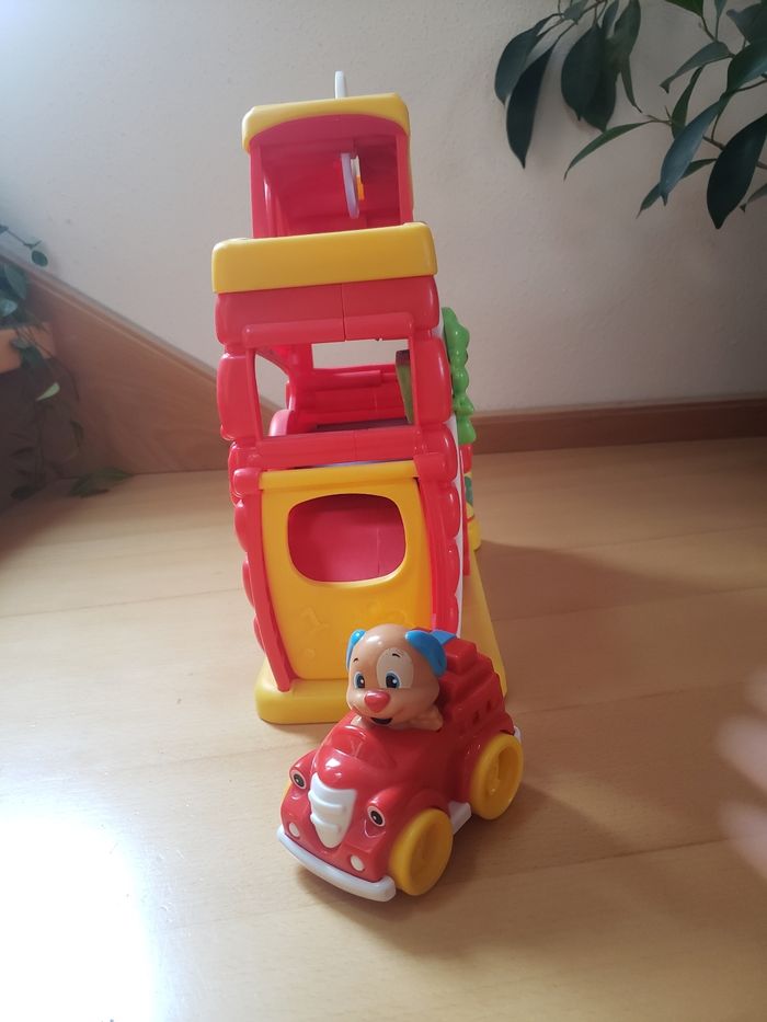 Caserne pompier Fisher Price - photo numéro 2