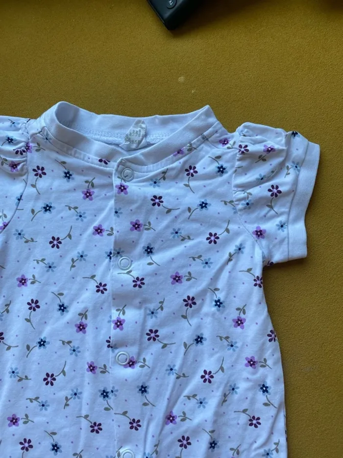 Combinaison taille 1/2 mois - photo numéro 2