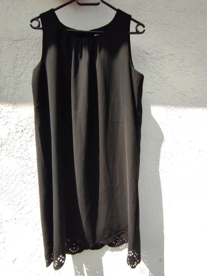 Robe d'été noir sans manches