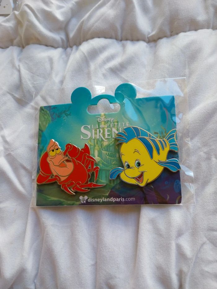 Pins Disney la petite sirène ariel polochon