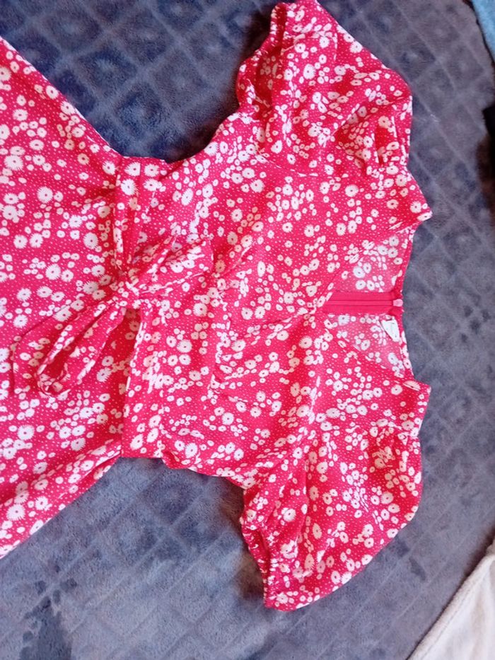 Robe rouge fleuri - photo numéro 2