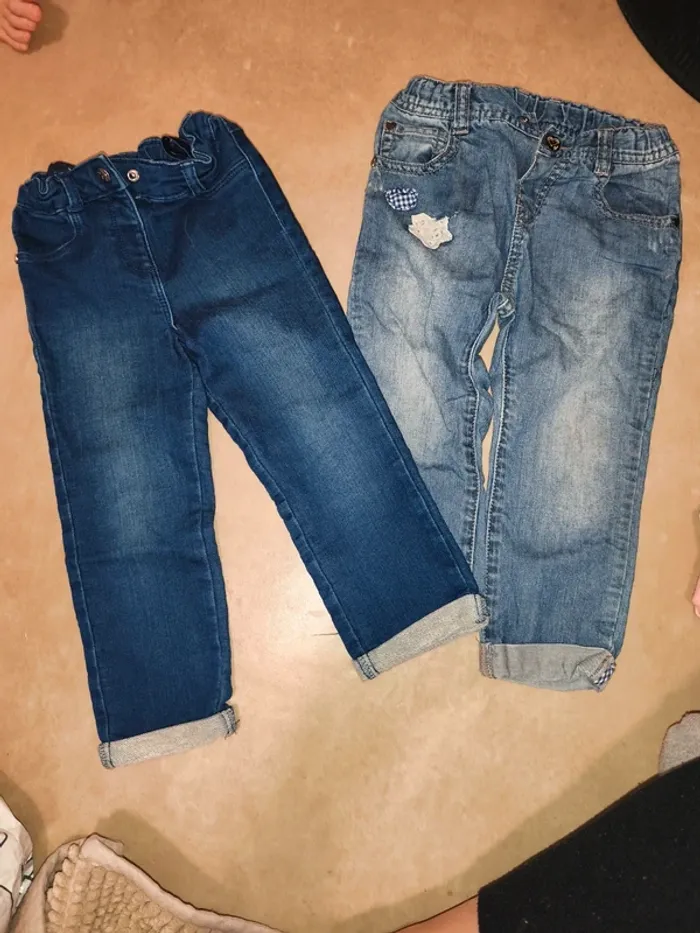 Jeans fille marque diverses taille 23 et 18-24 mois