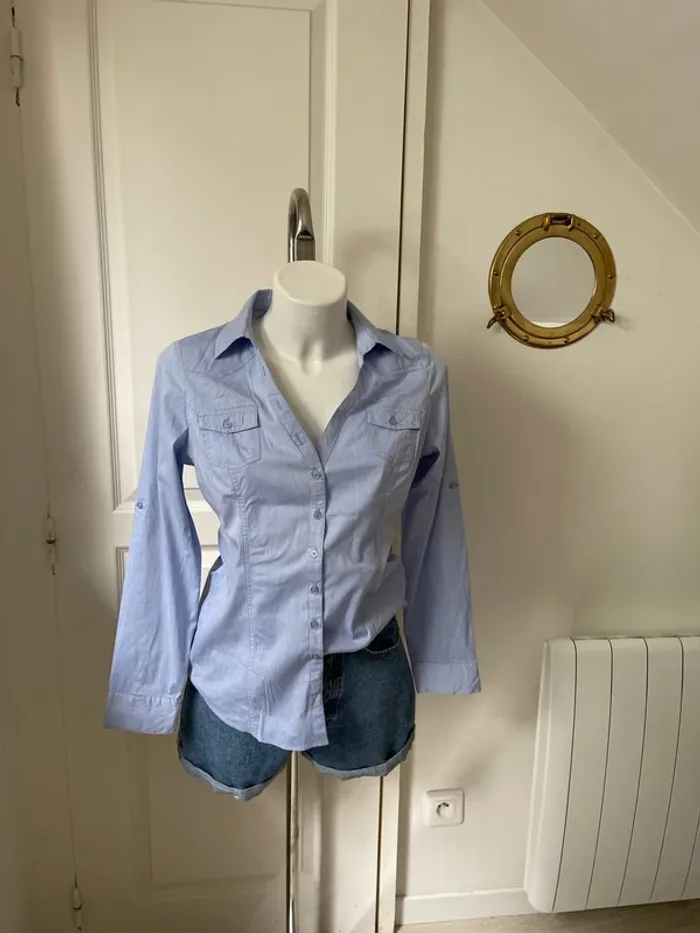 Chemise bleue - photo numéro 2