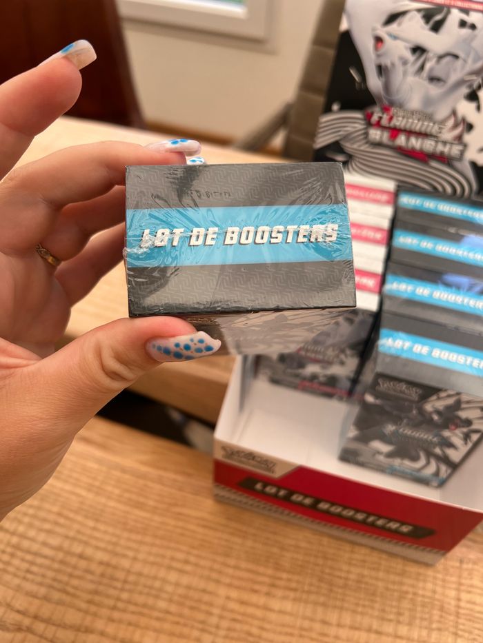 Bundle Pokémon 6 boosters neuf scellés foudre noire flamme blanche 10.5 - photo numéro 5