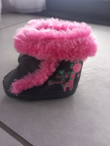 Paire de bottes grise et rose fourrées T.15 Orchestra