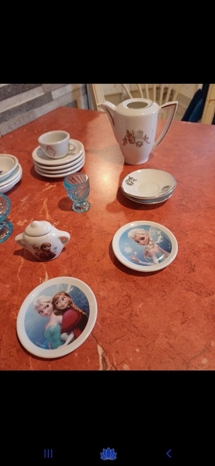 Service à thé en porcelaine - photo numéro 3