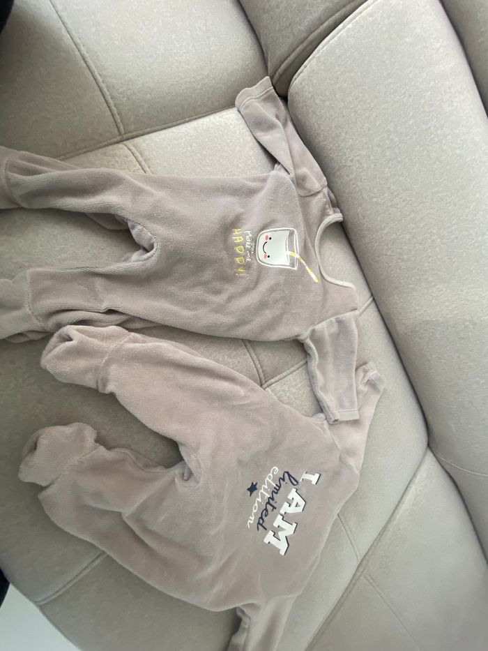 LOT DE VÊTEMENTS BÉBÉ 1 mois - photo numéro 7