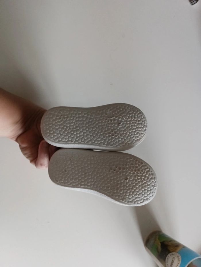 Chaussure basket en toile a scratch dinosaure taille 20 - photo numéro 5