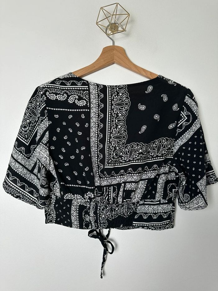 🌸Top Bershka - noir et blanc - court 🌸 - photo numéro 6