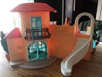 Maison de vacances playmobil +bcp d accessoires