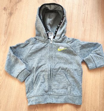 Gilet zippé Nike 18 mois