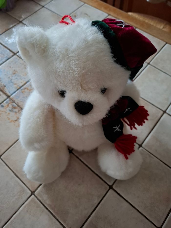 Ourson blanc en peluche - photo numéro 2