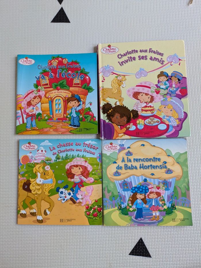 Lot 4 livres Charlotte aux fraises