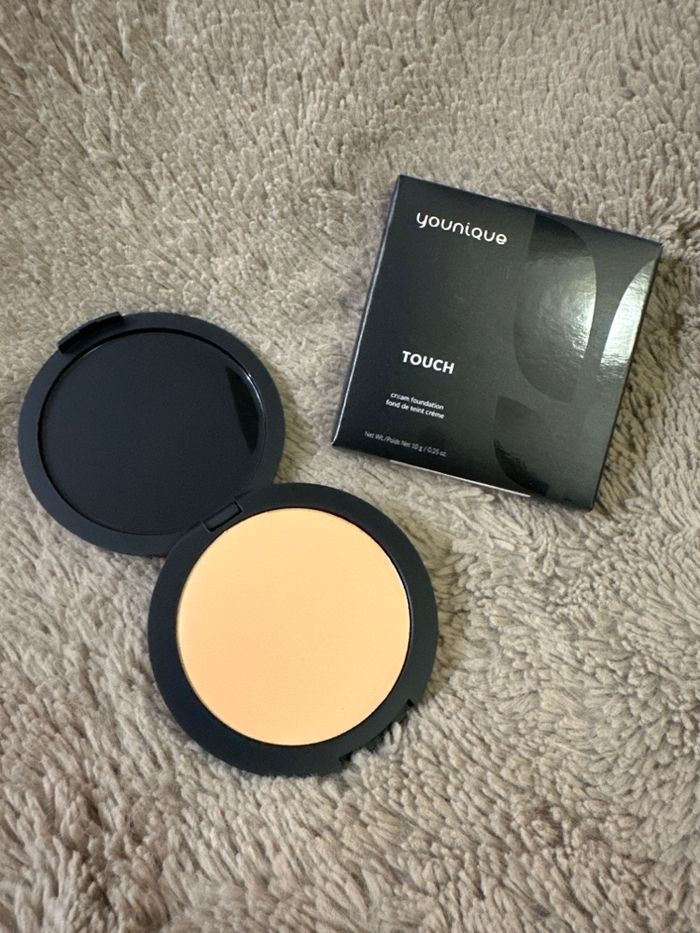 Fond de teint crème 2W Younique