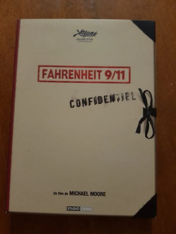 DVD Zone 2 FR : Fahrenheit 9/11 - Michael Moor