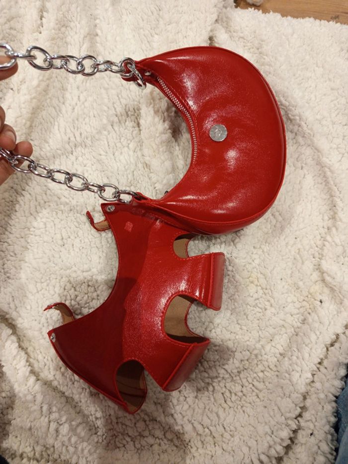 🔝 Petit sac a main rouge vernis Shein CGER. avec chaîne argentée - photo numéro 8