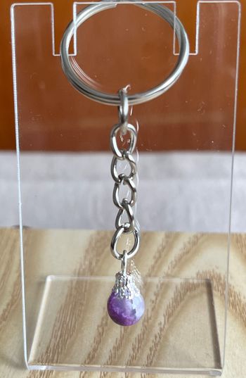 Porte clé perle violet