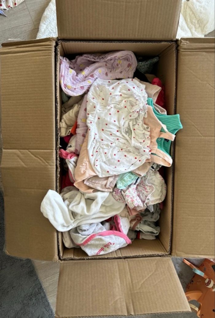 Cartons vêtements fille