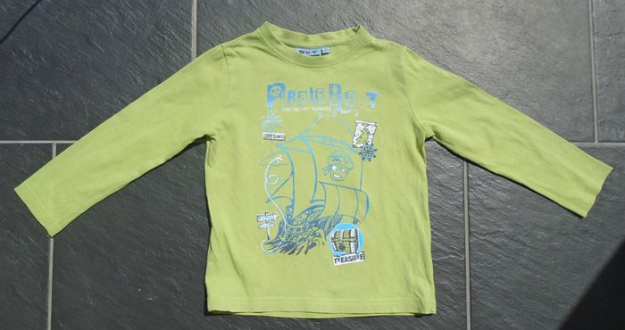Joli tee-shirt manches longues "bateau pirate" garçon 4 ans (104 cm)