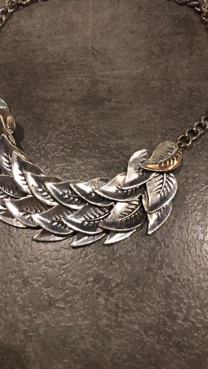 Collier feuilles - photo numéro 2