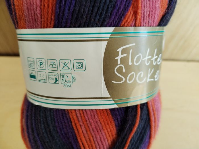 Pelote de laine spécial chaussettes - photo numéro 3