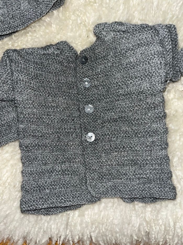 Ensemble,layette, brassière, bonnet et chaussons en laine - photo numéro 5